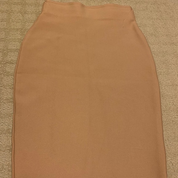 Tan pencil skirt - Picture 3 of 5